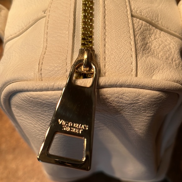 New Victoria’s Secret Handbag - Picture 5 of 7